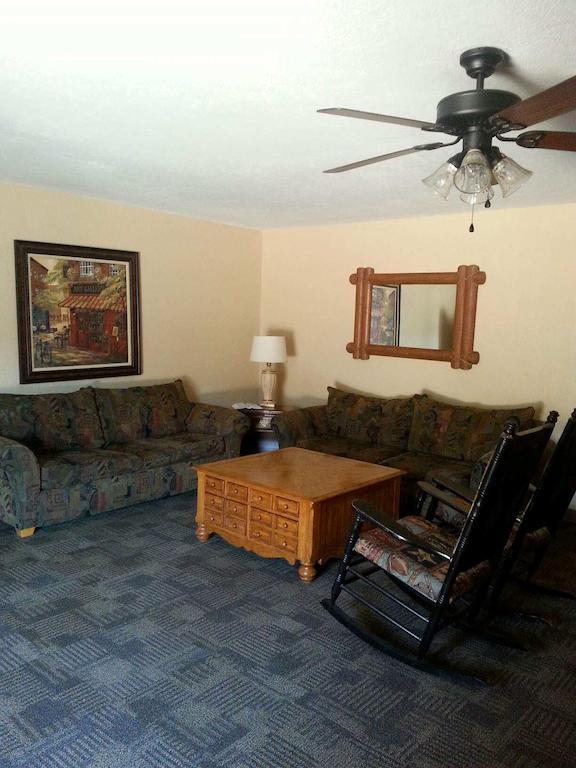 Taneycomo Lakefront Resort Bull Creek Room photo