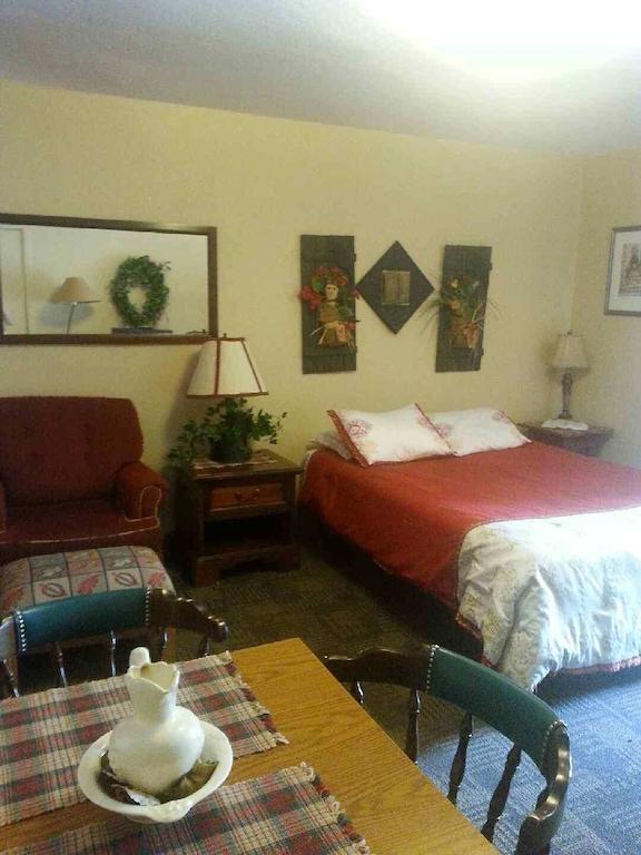 Taneycomo Lakefront Resort Bull Creek Room photo